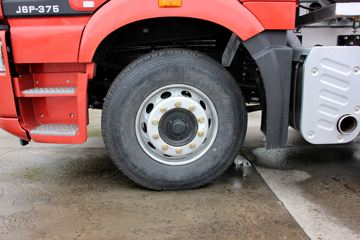 һ����� J6P�ؿ� 375���� 6X2 LNGǣ����(CA4250P66T3E24M5)ͼƬ