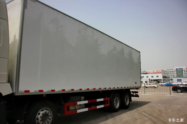 �����ؿ����������¹��������������ţ��߶�˫�Լ�ʻ�ң����ķ�λ����