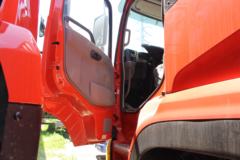 东风商用车 天龙重卡 245马力 6X2 9.6米排半厢式载货车(DFL5253XXYAX1B)