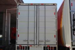 东风商用车 天龙重卡 245马力 6X2 9.6米排半厢式载货车(DFL5253XXYAX1B)