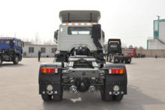 中国重汽 豪瀚J5G重卡 340马力 4X2危险品牵引车(ZZ4185N3613E1W) 中国重汽 豪瀚J5G重卡 340马力 4X2危险品牵引车(ZZ4185N3613E1W)