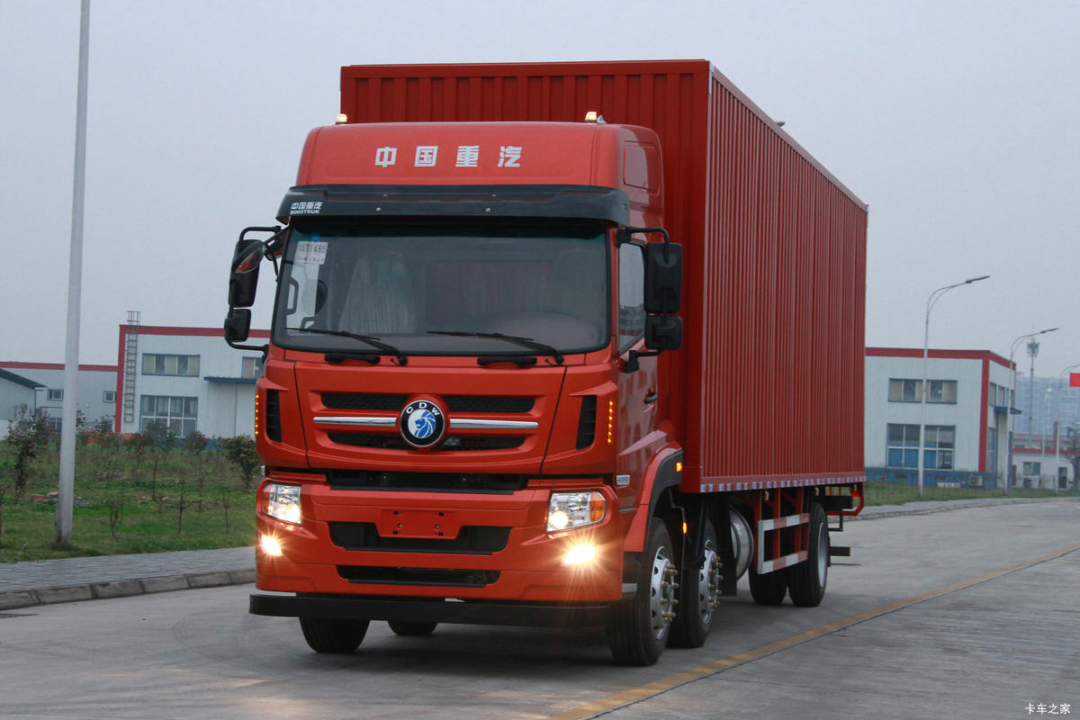 重汽王牌 W5B-H重卡 310马力 6X2 9.725米厢式载货车