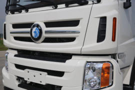 王牌W5B&nbsp;牵引车外观                                                图片