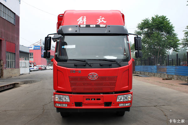 一汽解放 J6L中卡 220马力 4X2 9.7米厢式载货车(CA5180XXYP62K1L7E5)