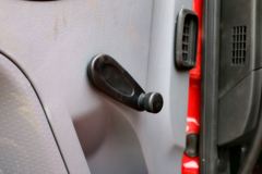 一汽解放 J6L中卡 180马力 4X2 6.8米仓栅式载货车(CA5160CCYP62K1L4E5)