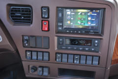 重汽王牌 W5B-M重卡 310马力 8X4 9.6米仓栅式载货车(CDW5310CCYA3T4)