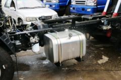 江淮 骏铃G 129马力 4X2 4.15米自卸车(1092T后桥)(HFC3046KZ)