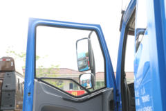一汽柳特 金陆中卡 锡柴170马力 4X2 7.7米厢式载货车(LZT5161XXYPK2E4L5A95)
