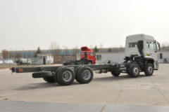 中国重汽 豪瀚J7B重卡 310马力 8X4载货车底盘(ZZ1315N4663D1)