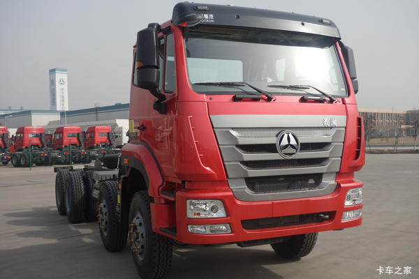 中国重汽 豪瀚J7B 340马力 8X4 LNG自卸车底盘