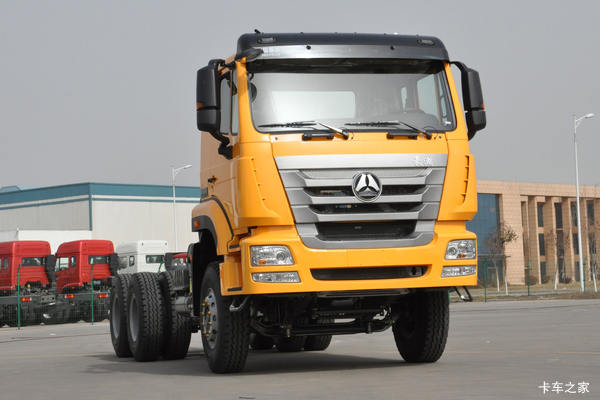 中国重汽 豪瀚J7B 380马力 6X4 LNG自卸车底盘(ZZ3255N4946E1L)