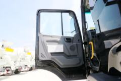 江淮 格尔发K3W重卡 270马力 8X2 9.5米排半载货车底盘(HFC1311P2K3G43HF)