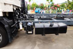 江淮 格尔发K6L中卡 190马力 4X2 7.8米排半厢式载货车底盘(HFC5161XXYPZ5K1E3F)