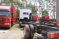 东风柳汽 乘龙M5重卡 270马力 6X2载货车底盘(LZ1200M3CBT)