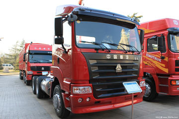 中国重汽 豪运重卡 380马力 6X4牵引车(ZZ4255N3245D1)