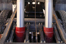 力拓4108&nbsp;自卸车底盘                                                图片