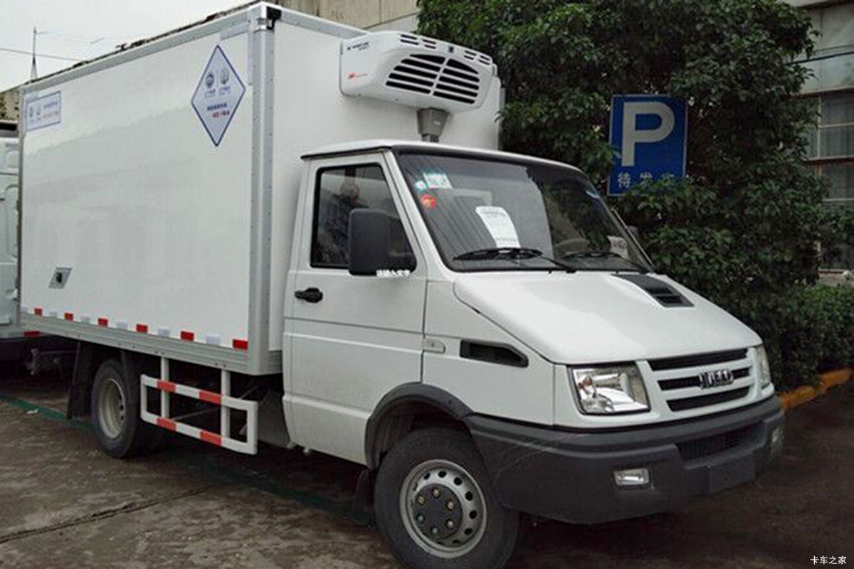 南京依维柯 129马力 4X2 冷藏车(南汽-畅达牌)