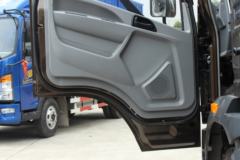 中国重汽HOWO 统帅 154马力 4200轴距载货车底盘(ZZ1137F421CD1) 中国重汽HOWO 统帅 154马力 4200轴距载货车底盘(ZZ1137F421CD1)