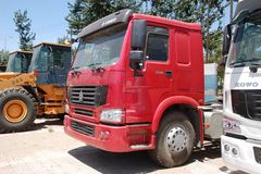 中国重汽 HOWO重卡 375马力 6X4 牵引车(平顶)(ZZ4257S3247CZ)