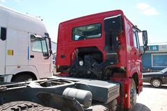 中国重汽 HOWO重卡 375马力 6X4 牵引车(平顶)(ZZ4257S3247CZ)