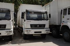 中国重汽 黄河少帅 190马力 4X2 厢式载货车(ZZ5121G5615W)