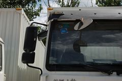 中国重汽 黄河少帅 190马力 4X2 厢式载货车(ZZ5121G5615W)