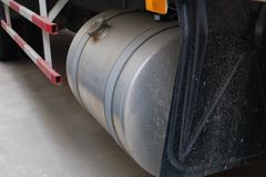 中国重汽 黄河少帅 190马力 6X2 厢式载货车(ZZ5161XXYG52C5W)