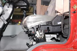 欧曼ETX&nbsp;自卸车驾驶室                                               图片