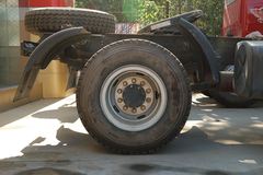 东风柳汽 乘龙中卡 220马力 4X2 牵引车(LZ4150LAD)