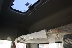 东风柳汽 乘龙中卡 220马力 4X2 牵引车(LZ4150LAD)