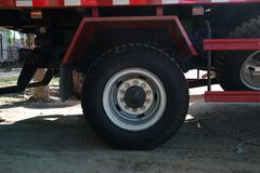 东风柳汽 乘龙609中卡 180马力 4X2 5.3米自卸车(LZ3120LAK)