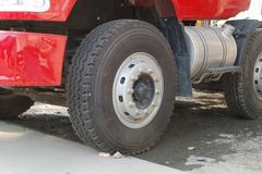 东风柳汽 龙卡重卡 290马力 6X2 长头牵引车(潍柴)(LZ4230JCQ)