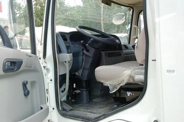 �������ó� ����п� 140���� 4X2 7.1����ʽ�ػ���ͼƬ