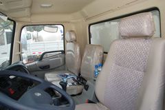 东风商用车 天锦中卡 140马力 4X2 7.1米厢式载货车(DFL5160XXYBX9)
