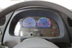 东风商用车 天锦中卡 140马力 4X2 7.1米厢式载货车(DFL5160XXYBX9)