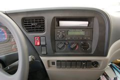 东风商用车 天锦中卡 140马力 4X2 7.1米厢式载货车(DFL5160XXYBX9)