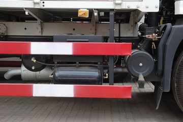 �������ó� ����п� 185���� 4X2 6.6�������ػ���ͼƬ