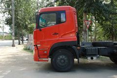 东风商用车 天龙重卡 270马力 4X2 排半牵引车(DFL4180A2) 
