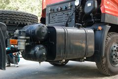 东风商用车 天龙重卡 270马力 4X2 排半牵引车(DFL4180A2) 