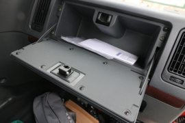 乘龙M5&nbsp;牵引车驾驶室                                               图片