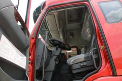 东风柳汽 乘龙M5重卡 350马力 4X2港口牵引车(LZ4180M5AA)