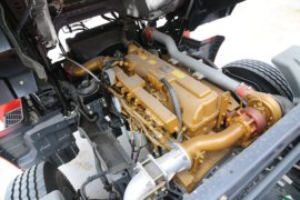 乘龙M5&nbsp;牵引车底盘                                                图片