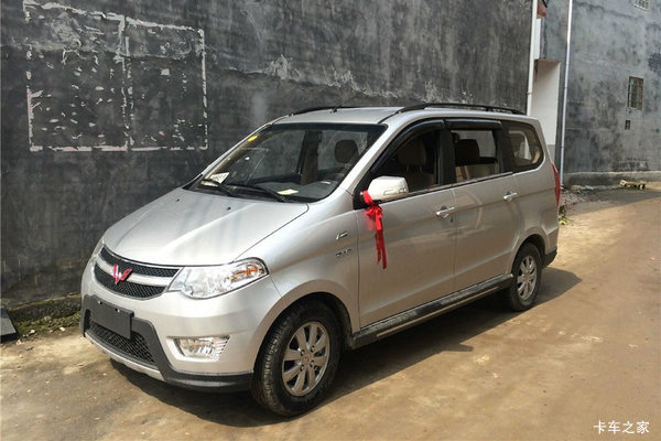 五菱 宏光 2010款 实用型 86马力 1.2L面包车