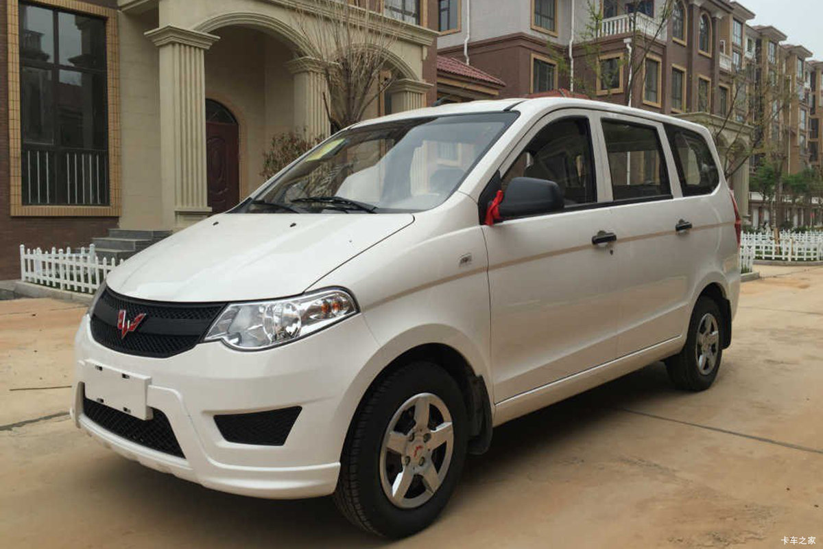 五菱 宏光 2015款 S基本型 86马力 1.2L面包车
