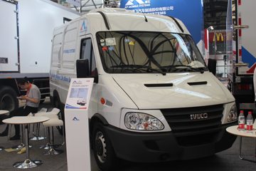 南京依维柯 129马力 冷藏车(康飞牌)(KFT5041XLC56)