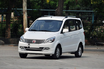 北汽 威旺M20 2014款 豪华型 106马力 1.5L面包车