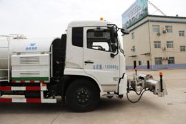 天锦底盘&nbsp;清洗车外观图片