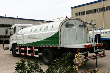 天锦底盘&nbsp;清洗车外观图片