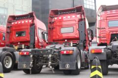 陕汽康明斯 德龙X3000 轻量化版 385马力 4X2危险品牵引车(SX41884R361C)