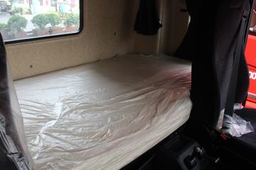 ��������˹ ����X3000 �������� 440���� 6X4ǣ����ͼƬ